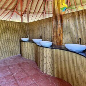 Tre nhựa ốp quầy rửa tay