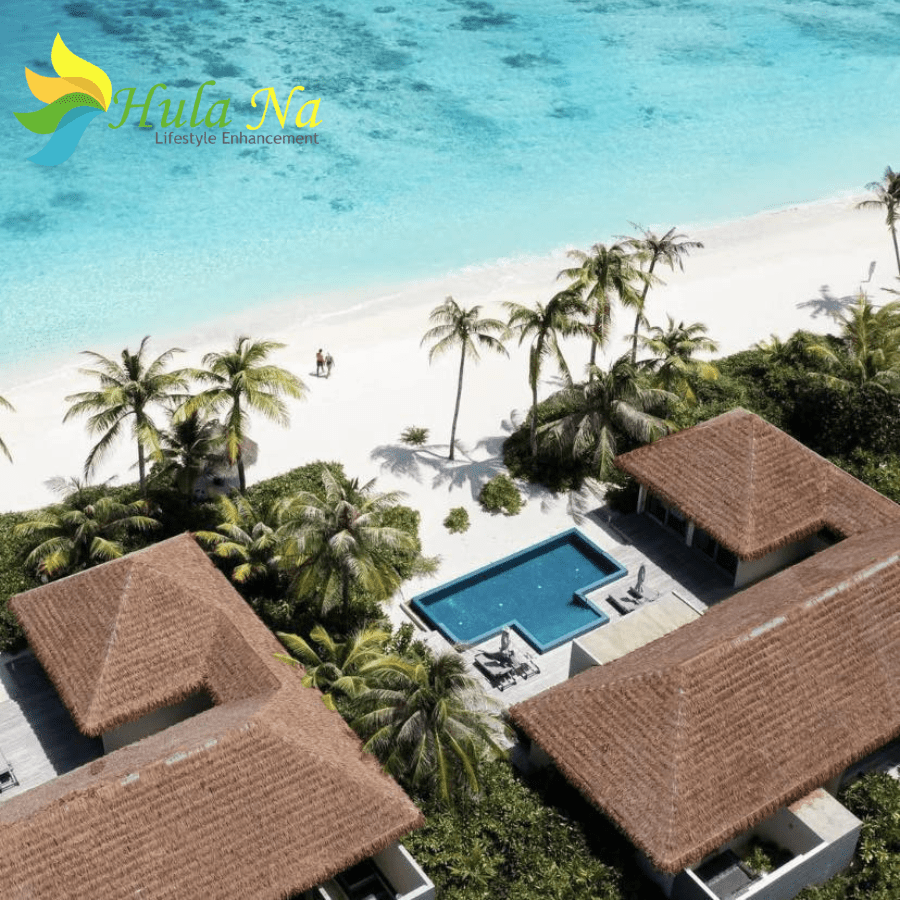 Công trình mái lá nhân tạo bền bỉ trước nắng gió miền biển nhiệt đới